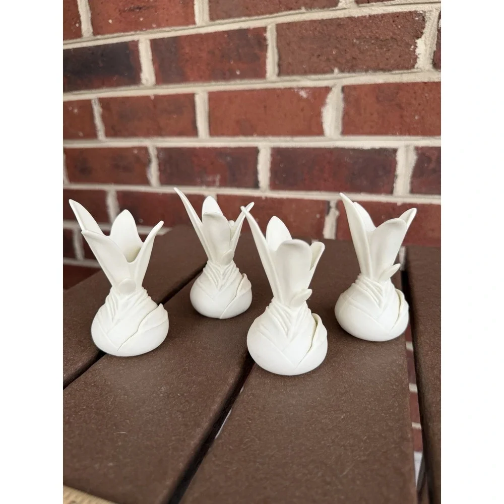Vintage DEPT 56 Ivory Amaryllis Bulb Porcelain 3.5